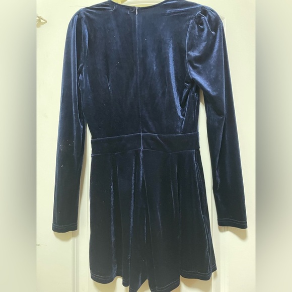 Navy blue velvet romper from Akira - Picture 4 of 4